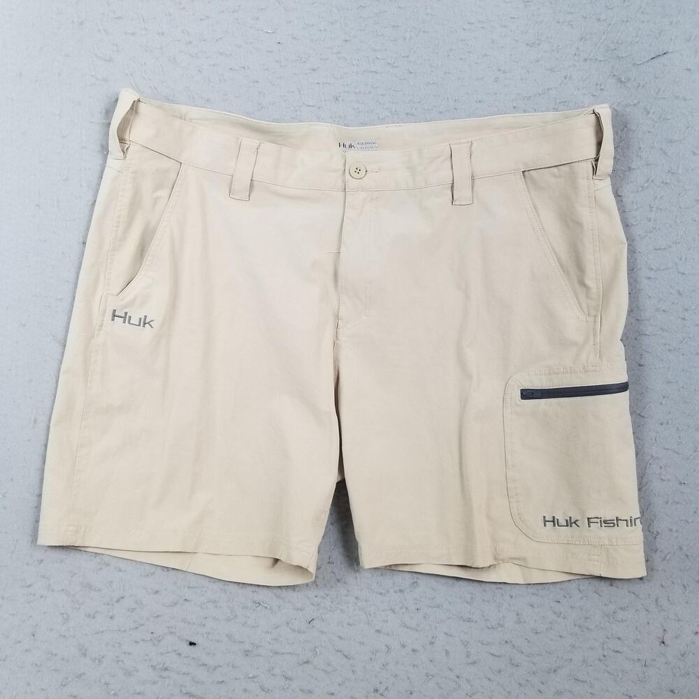 Huk Fishing Shorts Mens 3XL Beige Stretch Performance Zip Pocket Cargo 10 Inseam